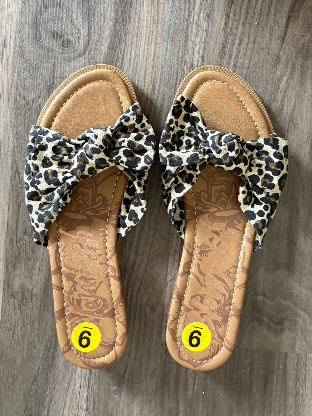 NWOB Blowfish Malibu Flat Sandals With Decorative Leopard Print And Bow